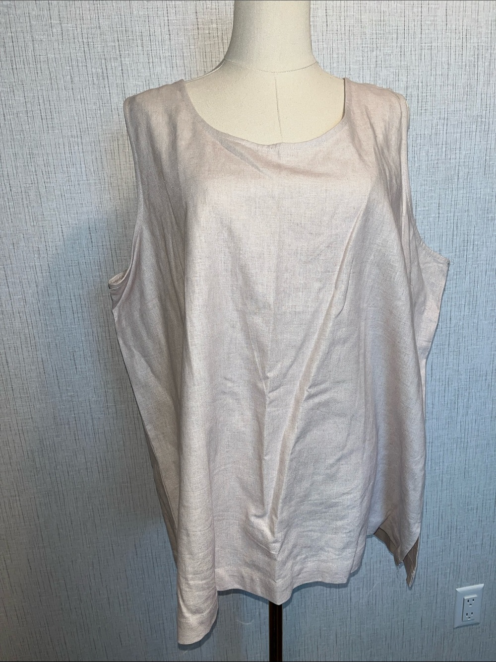 Sleeveless Scoop Neck Women’s Top in Light Blush